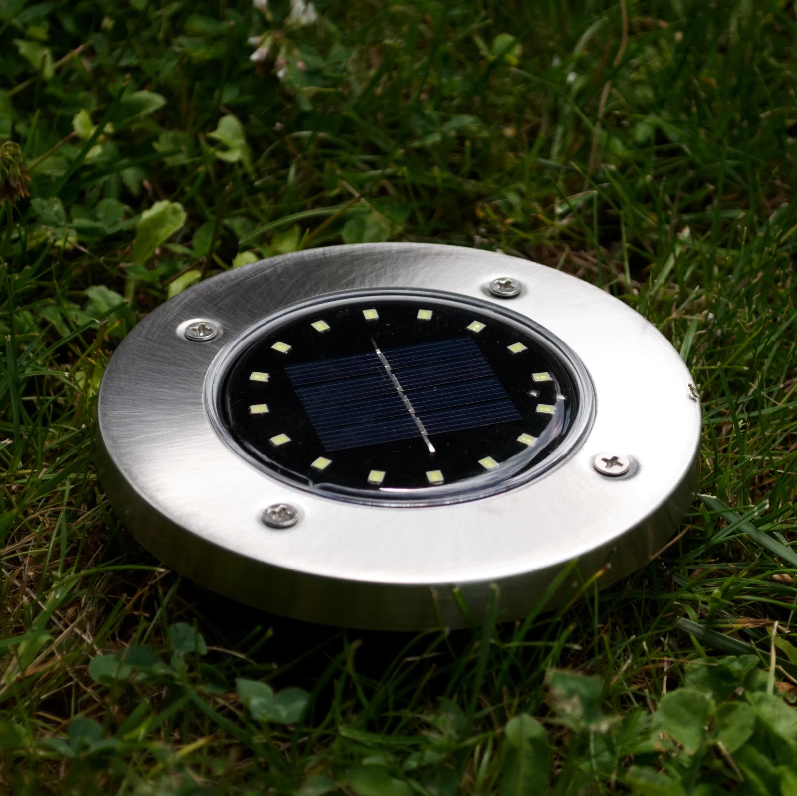 LAMPA LAMPKA OGRODOWA SOLARNA NAJAZDOWA CZUJNIK ZMIERZCHU MOCNA 16 LED