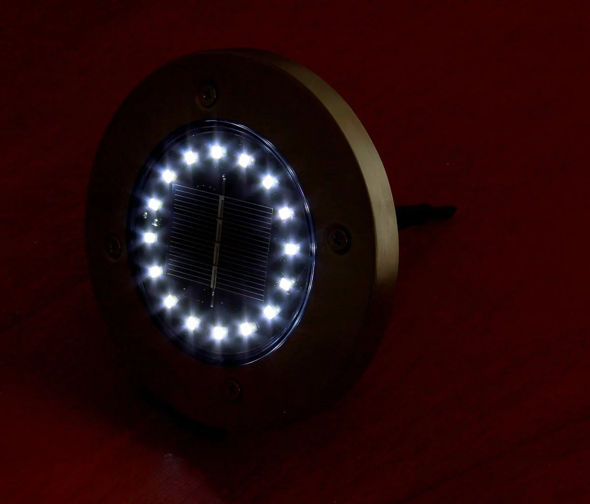 LAMPA LAMPKA OGRODOWA SOLARNA NAJAZDOWA CZUJNIK ZMIERZCHU MOCNA 16 LED