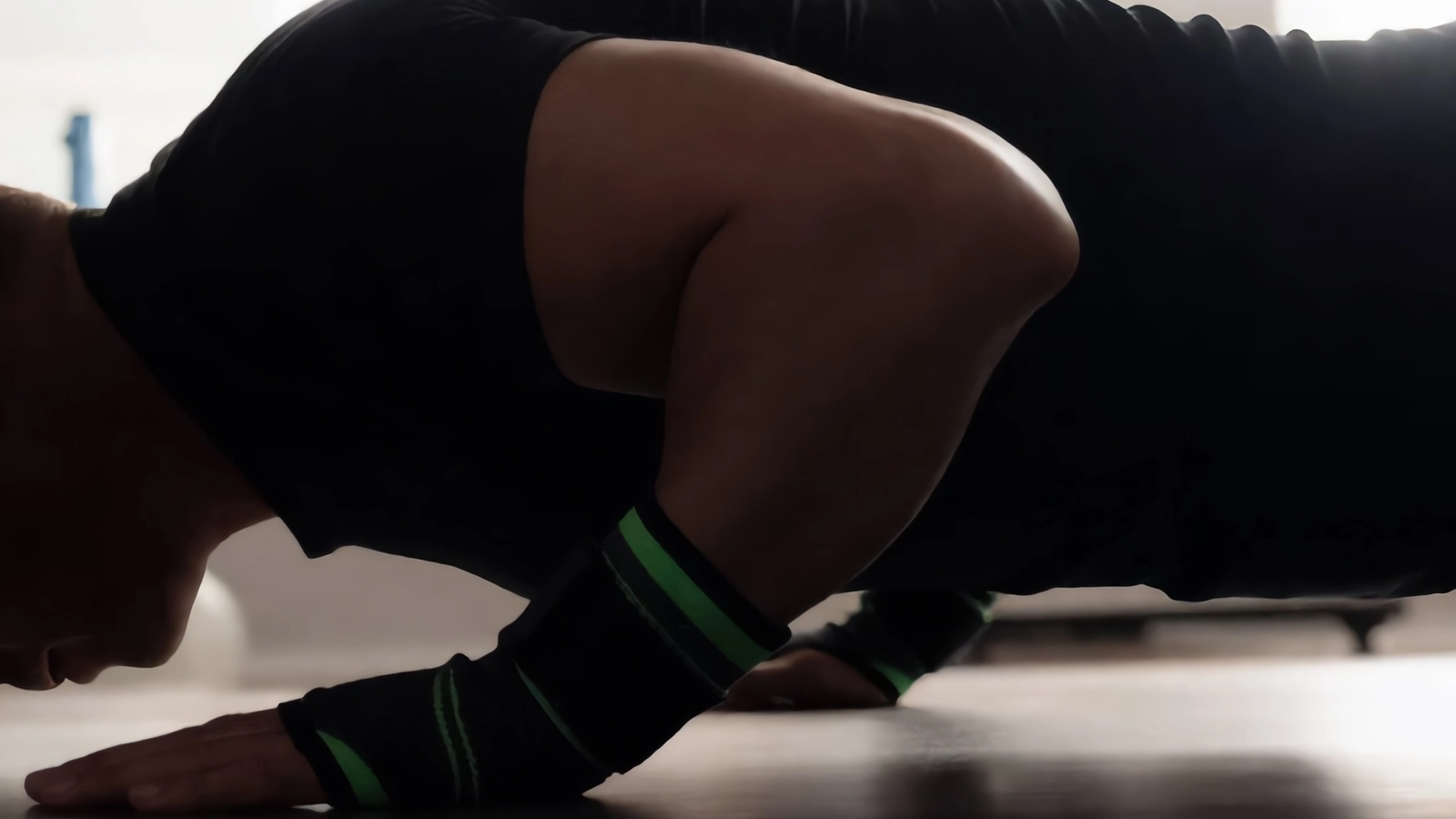 OPASKA STABILIZATOR ŚCIĄGACZ NA NADGARSTEK ORTEZA RĘKI SPORTOWA Z TAŚMĄ