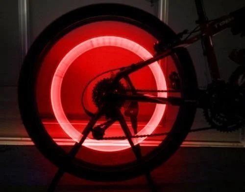 LAMPKA ROWEROWA LED NA SZPRYCHY ROWERU KOŁO KOŁA NAKŁADKA ŚWIĘCĄCA ROWER