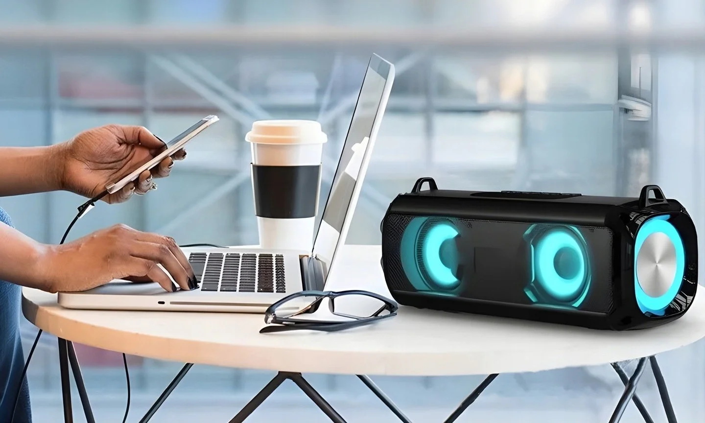 GŁOŚNIK BLUETOOTH LED PRZENOŚNY BS-33D