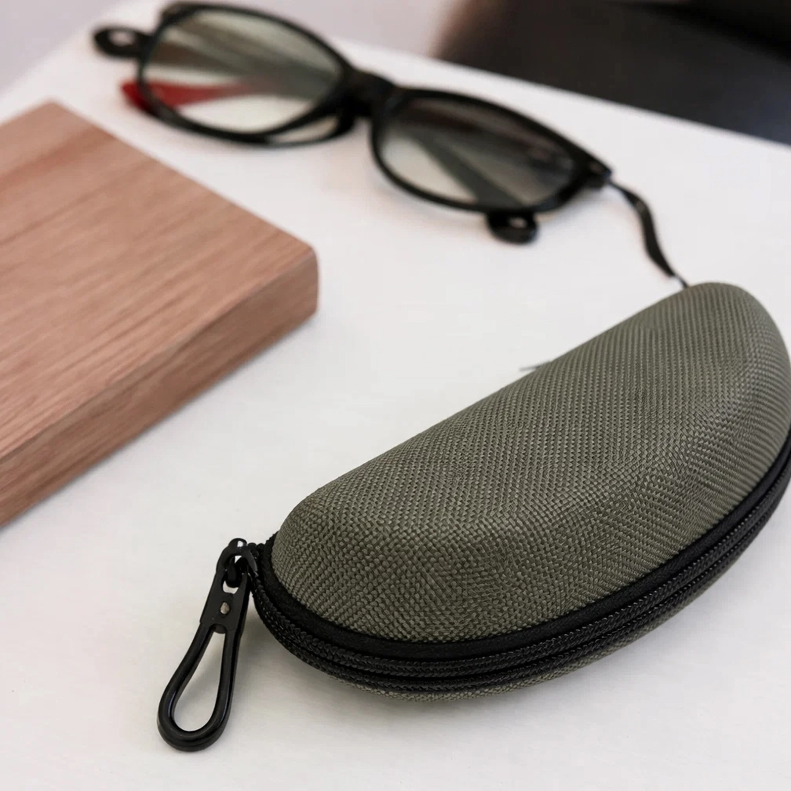 ETUI NA OKULARY TWARDE 17x8,5cm - ciemny zielony