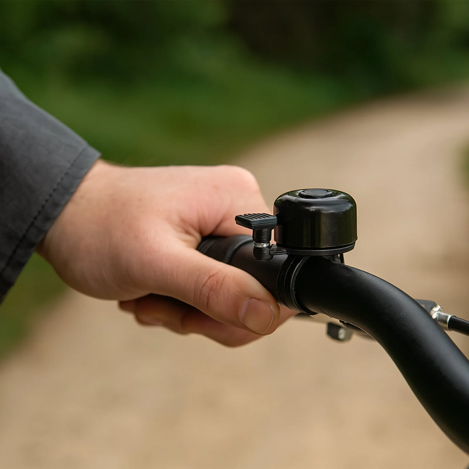 DZWONEK ROWEROWY METALOWY NA ROWER HULAJNOGĘ GŁOŚNY MANUALNY BRZĘCZYK