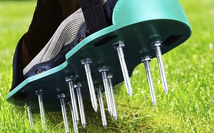 AERATOR TRAWNIKOWY BUTY Z KOLCAMI DO TRAWNIKA WERTYKULATOR SANDAŁY NAKŁADKI
